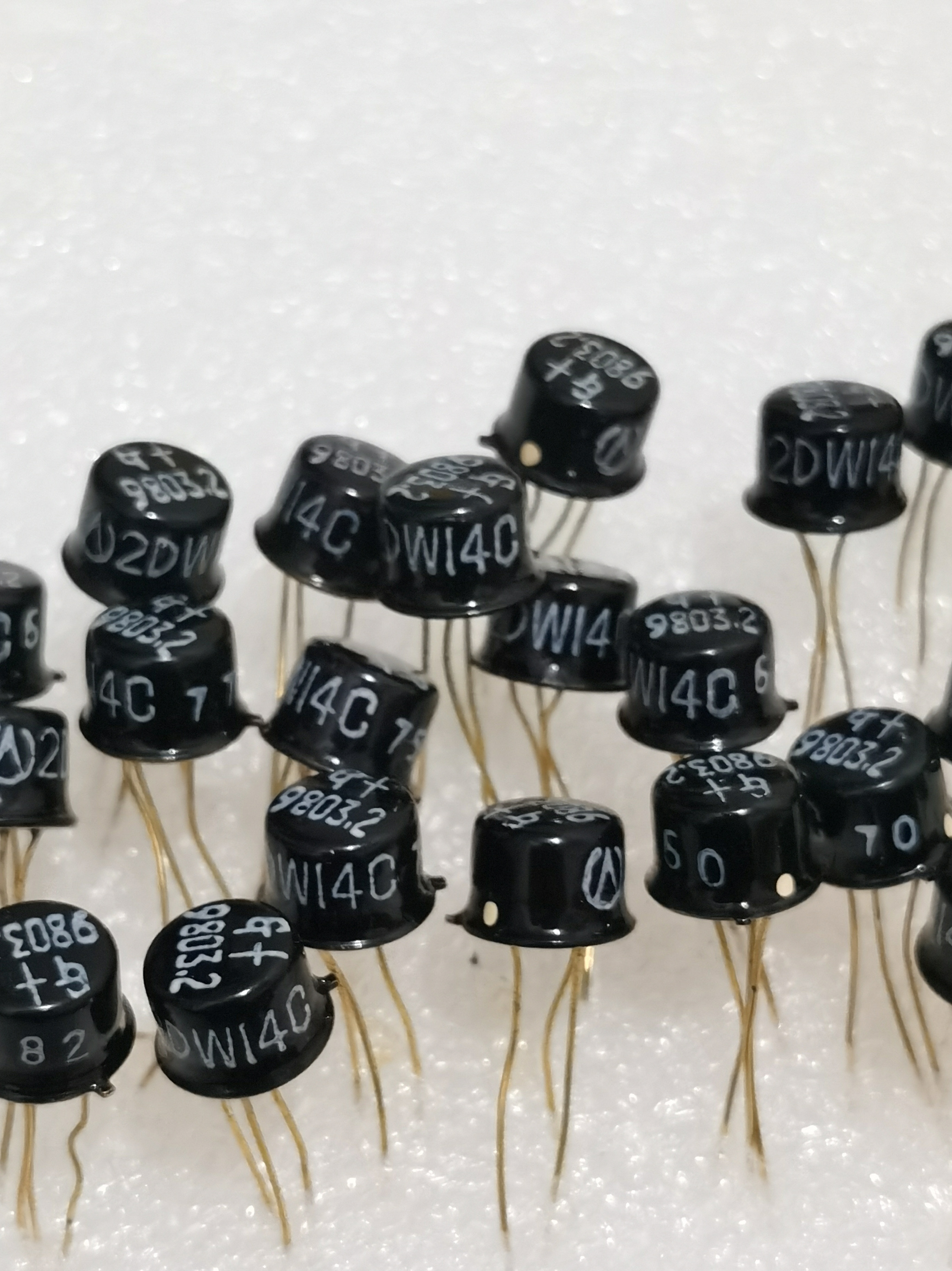 2DW14A 2DW14B 2DW14C 2DW232 2DW234  七专级别，现货实拍