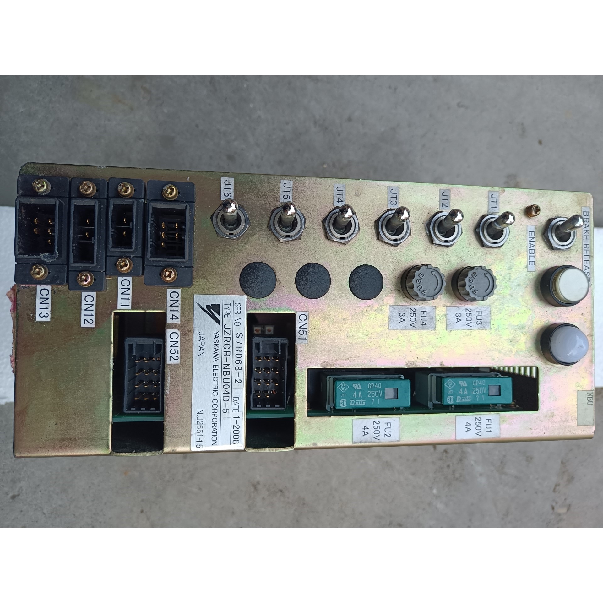 维修指导YASKAWA  安川机器人JZRCR-NBU04D-05详询