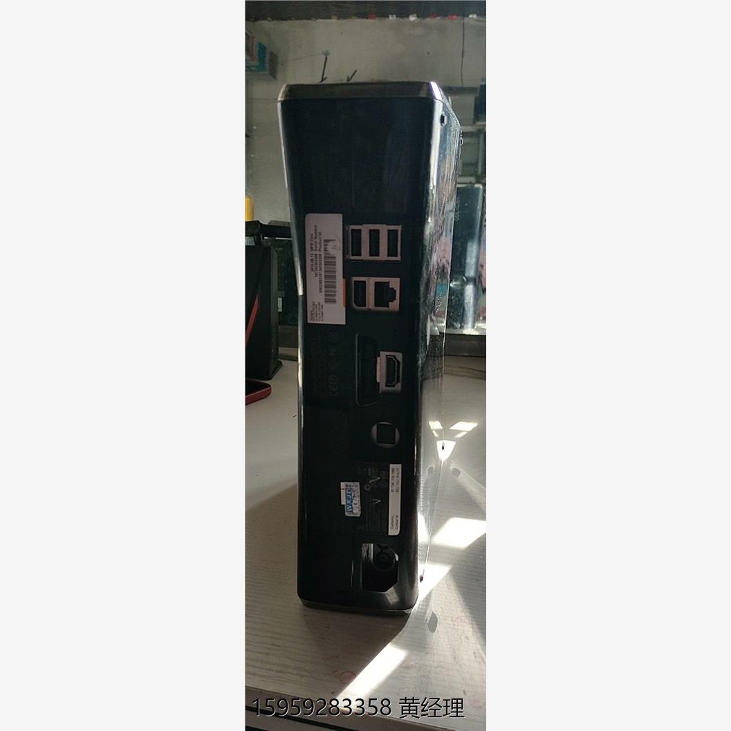 XBOX 360游戏机二手的，成色如图，裸机没电源，没测试
