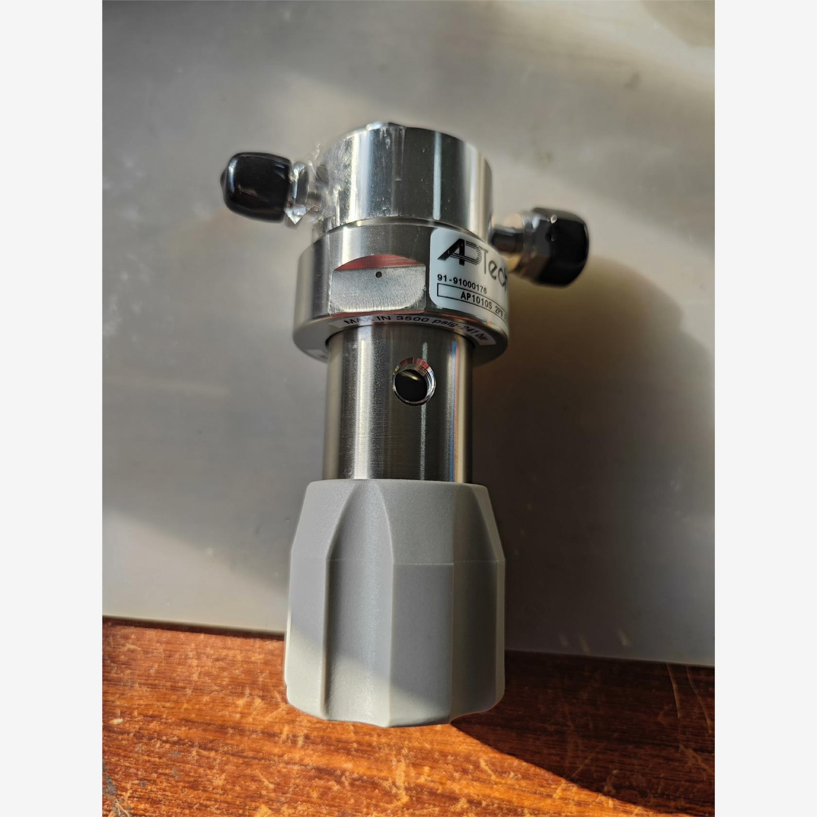 APTECH减压阀 AZ1010S 2PW FV4 MV4，议价下单