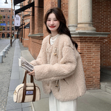 现货米杏色羊羔毛皮毛一体牛角扣短外套女159-882P175K258，女装短外套，浙宝159