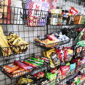 铁丝网格置物架泡面小食堂展示陈列架商超零食挂篮墙收纳架子网片