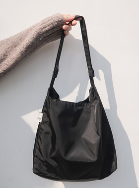 MOREGOOL 21/FW 原创黑色降落伞hobo尼龙布料托特腋下单肩斜挎包