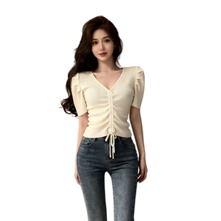 2026春夏季米白色V领抽绳泡泡袖针织短袖女修身显瘦百搭针织衫