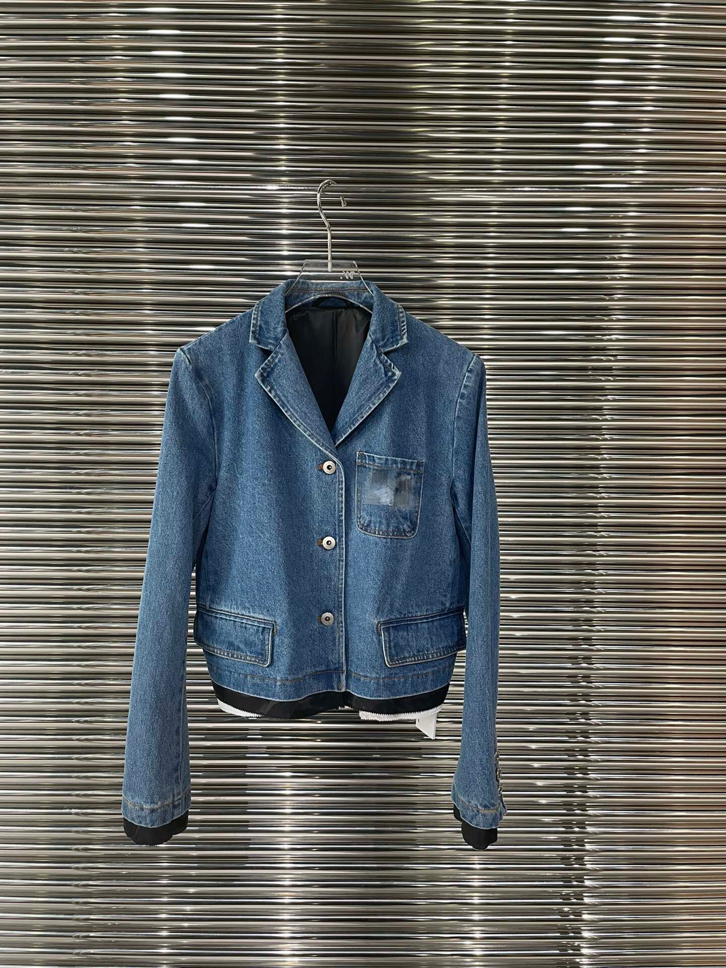 小众设计 24春 俏皮青春减龄学院风 口袋字母贴布拼接宽松短外套