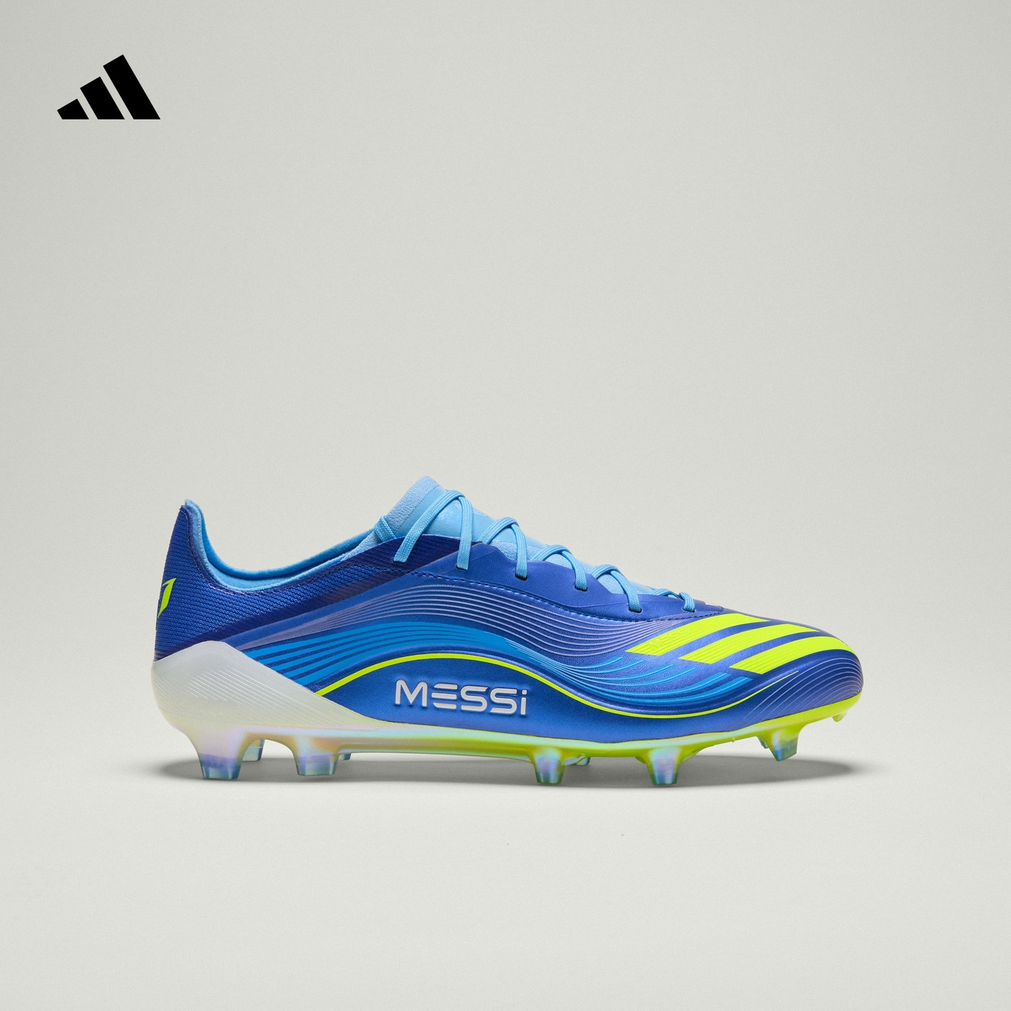 阿迪达斯梅西长钉系带款足球鞋