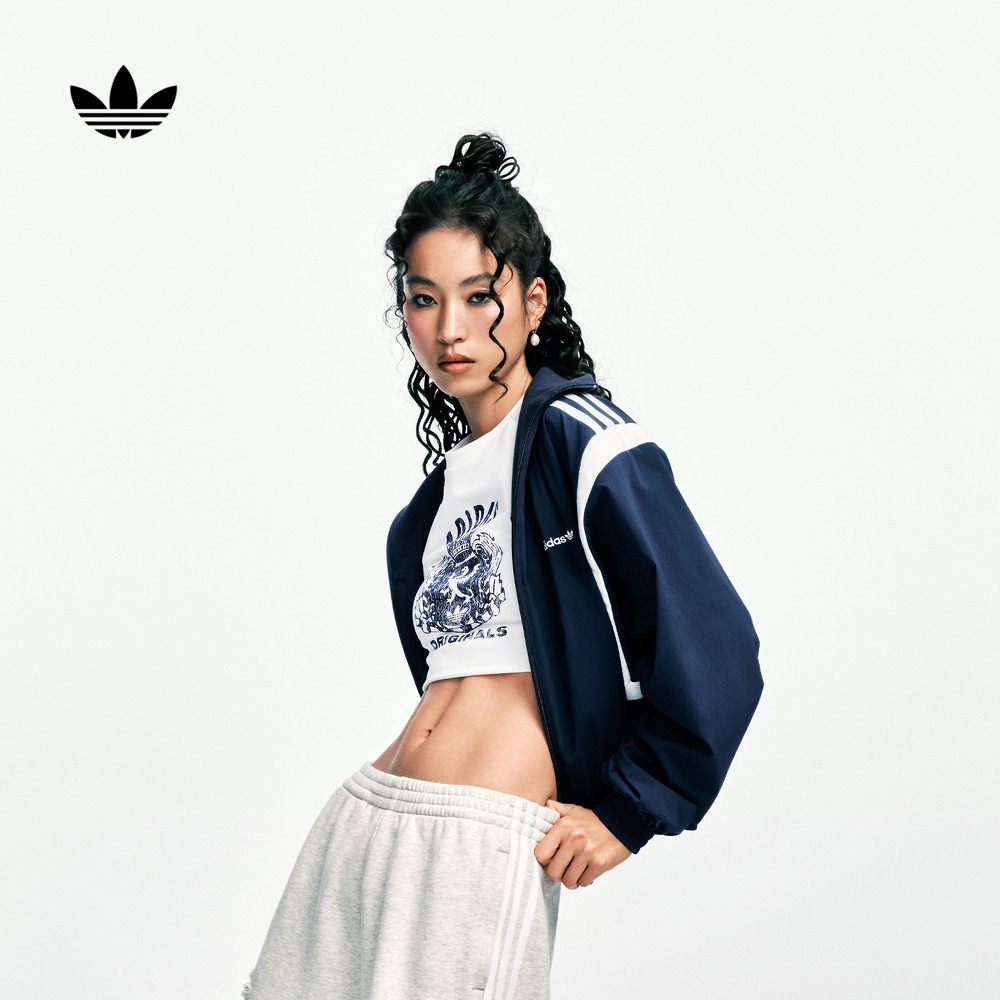 阿迪达斯三叶草女足球风外套