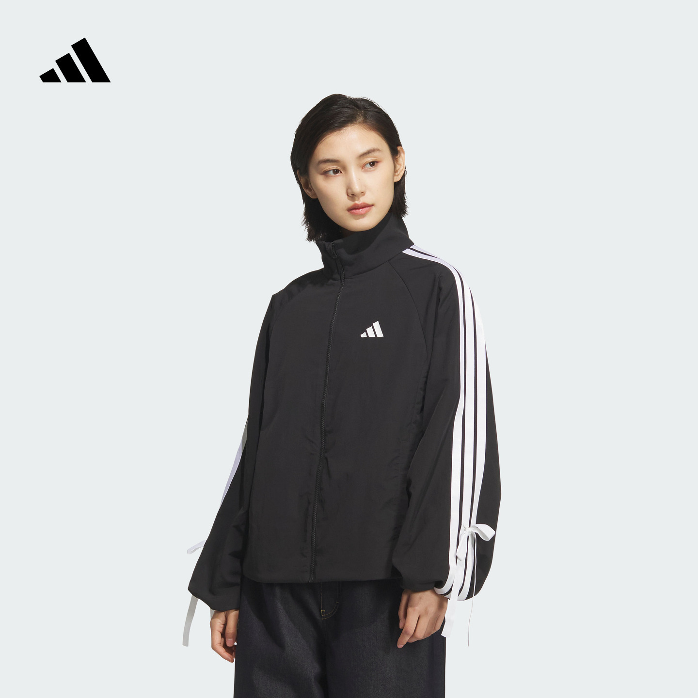 阿迪达斯系列女拒水连帽夹克外套