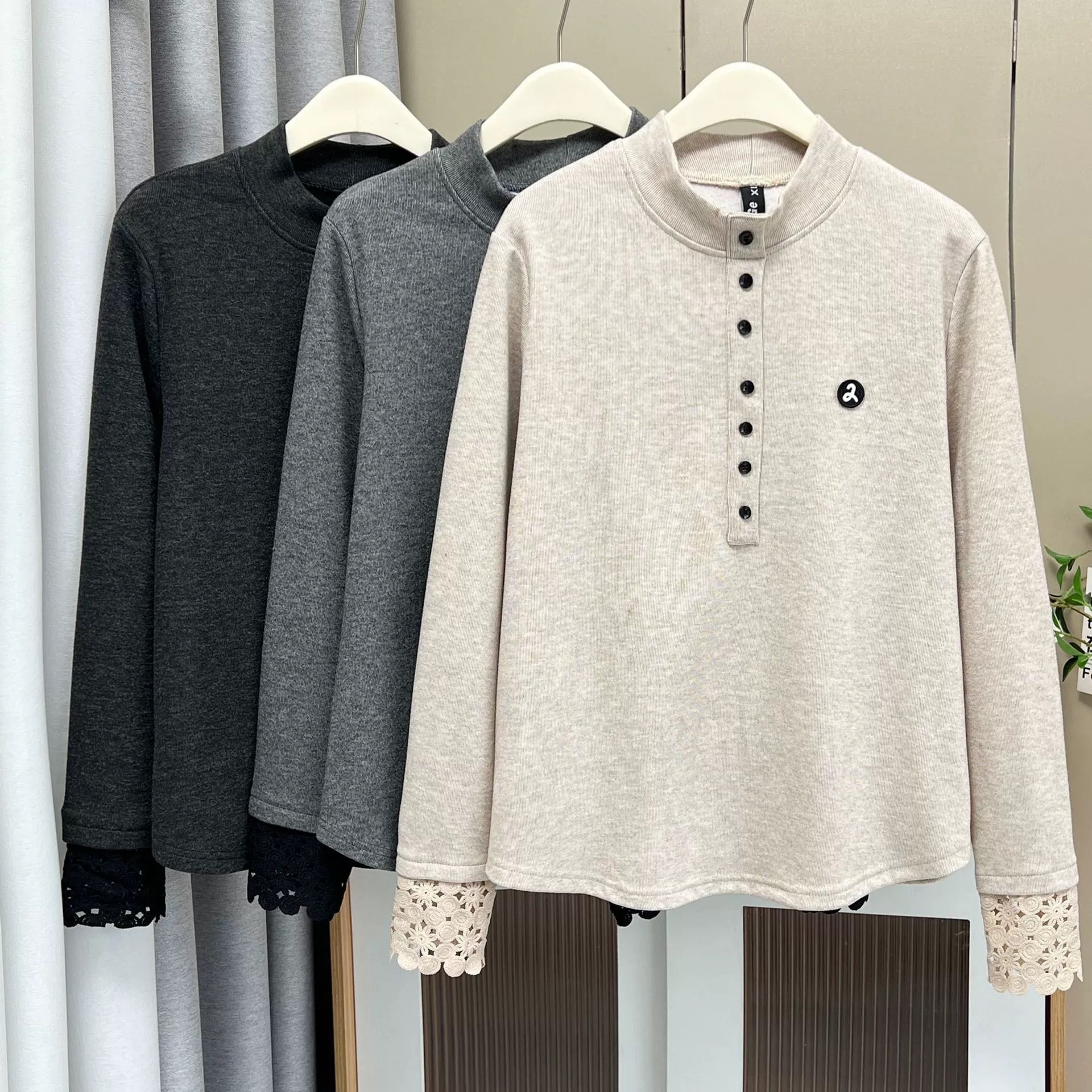 大码加厚打底衫女200斤胖mm内搭可外穿秋冬宽松保暖立领薄绒上衣