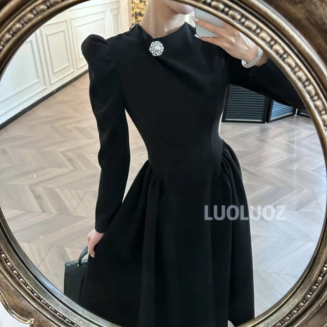 LUOLUOZ【墨叙晚辞】气质珍珠领时尚收腰大摆长款连衣裙HY7027