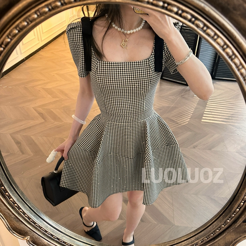 LUOLUOZ【黑白旋律】法式高级感黑白撞色时尚收腰短款连衣裙JF650