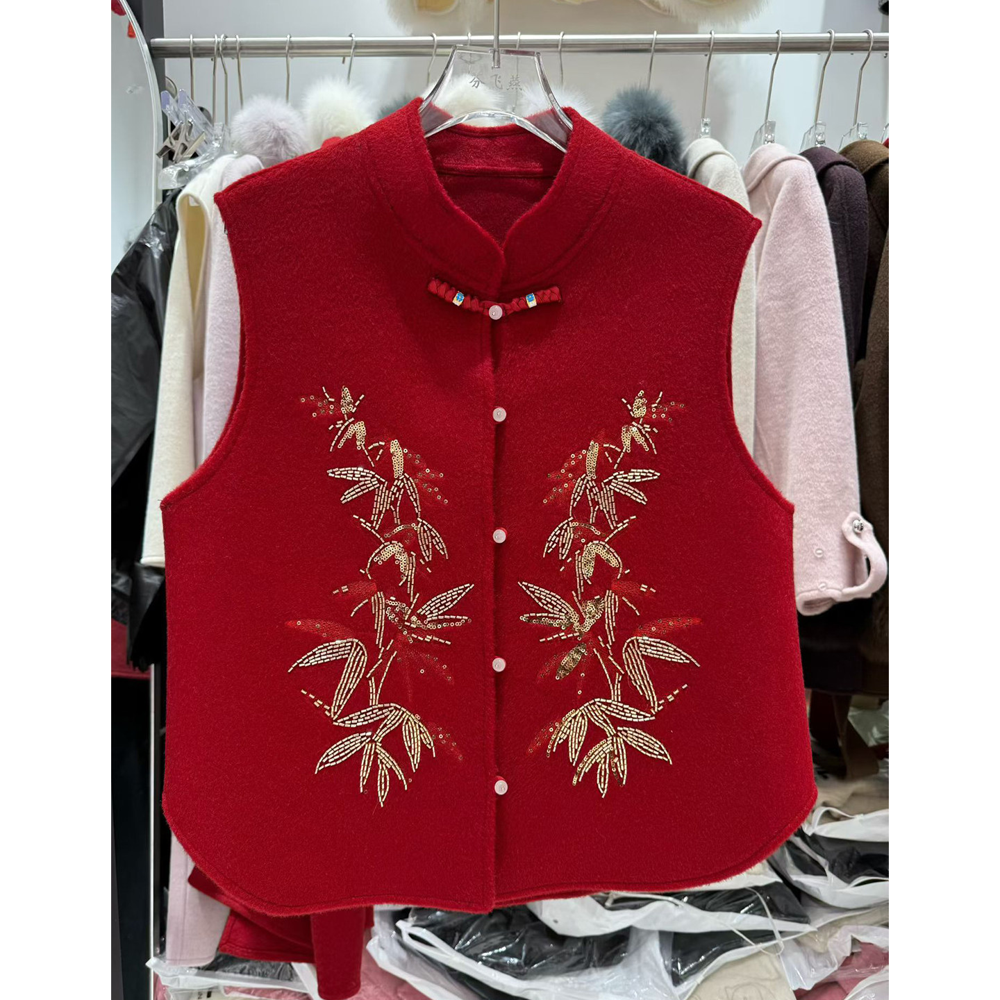 新中式羊毛马甲女红色竹叶刺绣单排扣2026春装新国风背心禅意坎肩,女装/女士精品,马夹,淘宝优惠券,粉丝福利购,淘宝优惠卷