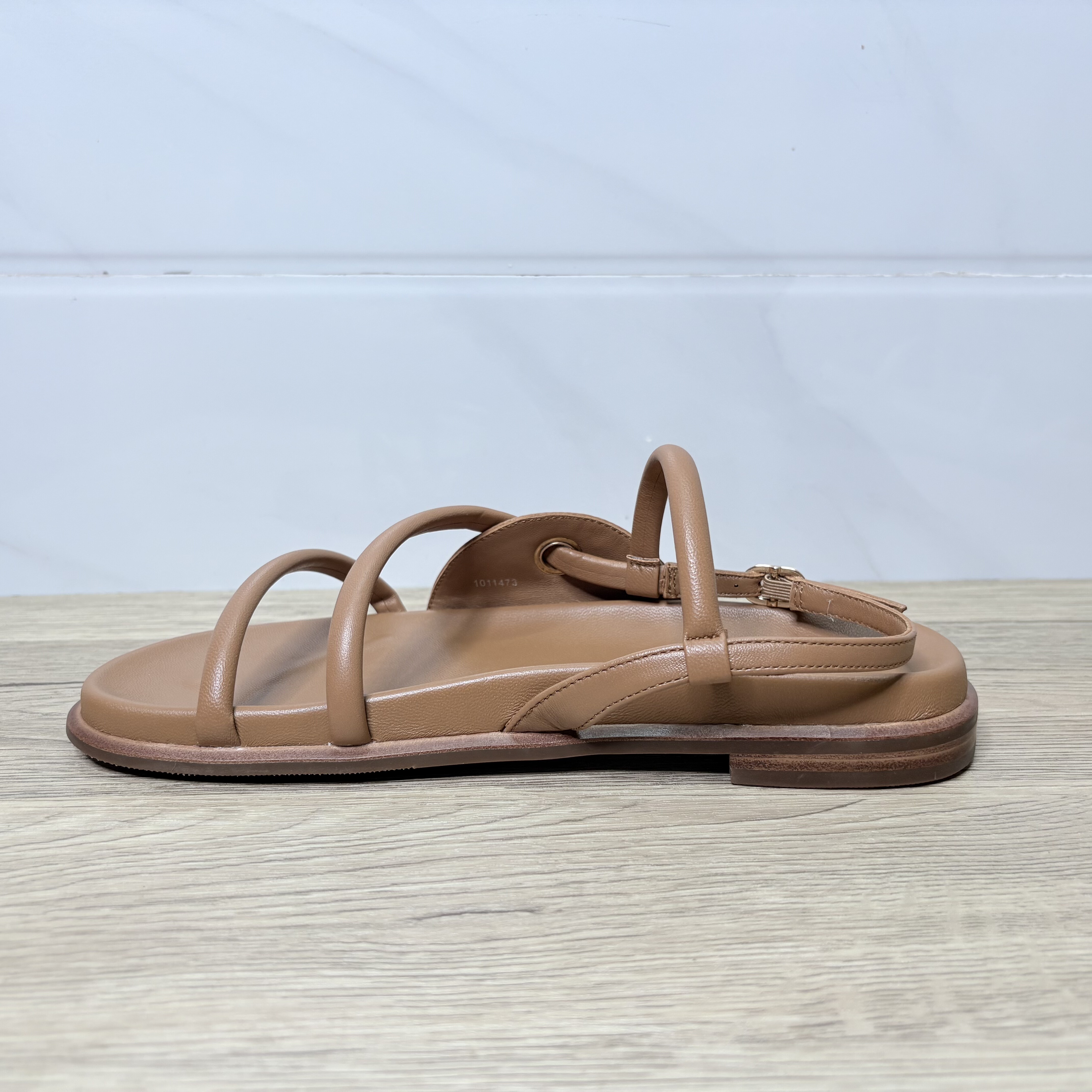 J澳洲时尚外贸原单真皮交叉带露趾凉鞋女平底罗马凉鞋