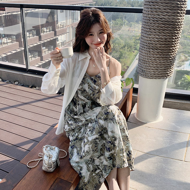 夏装新款小众设计度假风中长款印花沙滩吊带裙搭配防晒衬衫两件套