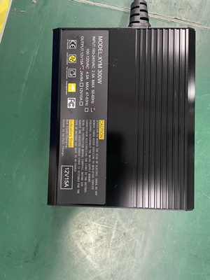 XYM300W，12V15A免维护加液充电器，24V8A汉姆半电动堆高车充电器