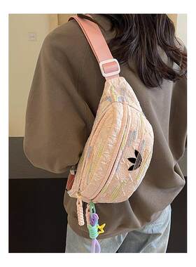 品牌正品胸包女休闲运动