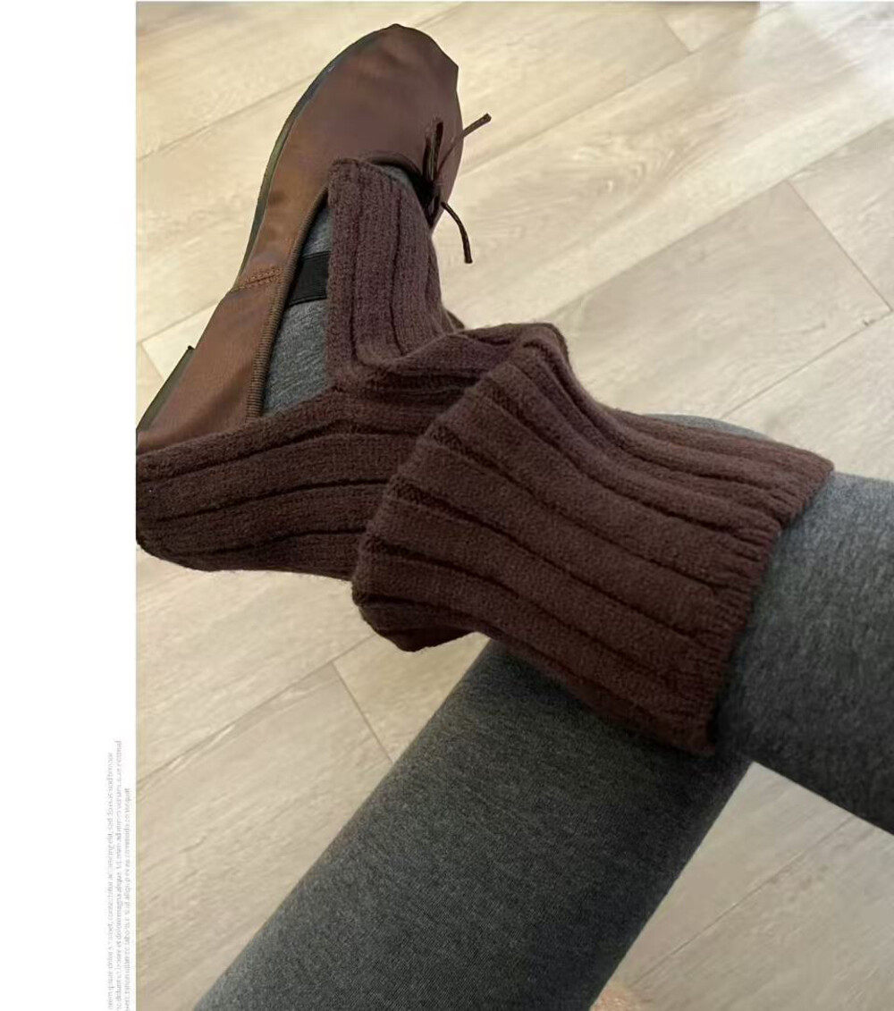 开叉袜套配菱格裤袜也太绝了吧！韩系氛围感冬日穿搭~miu系穿搭~~