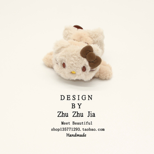 可爱卡通kt猫毛绒抓夹女2025新款秋冬后脑勺鲨鱼夹发夹头饰发饰品