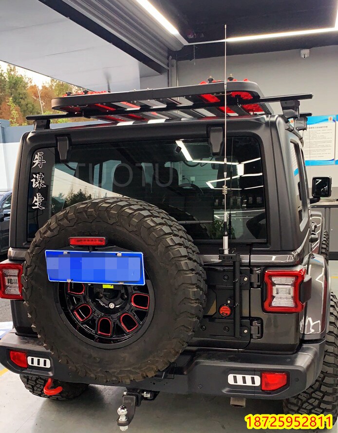 지프 랭글러는 루스리프 전동 핸드 스탠드 안테나 도난 방지 브래킷 사막 깃대 시트를 강화하기 위해 장비 타이어 위치를 수정했습니다