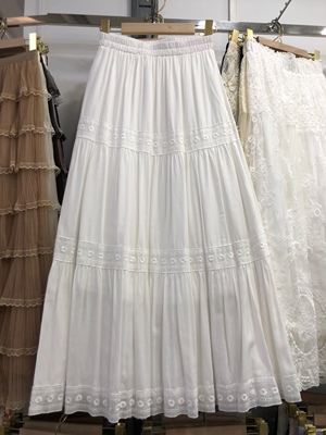 温柔风刺绣白色A字蛋糕裙中长裙