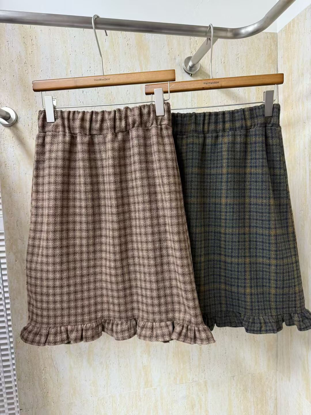 日系复古毛呢格子五分裙中裙秋冬时尚木耳花边格纹包臀a字半身裙