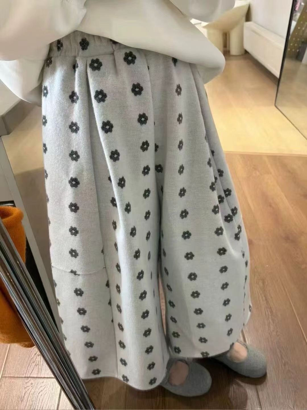 显瘦宽松花朵毛呢阔腿裤八分裤