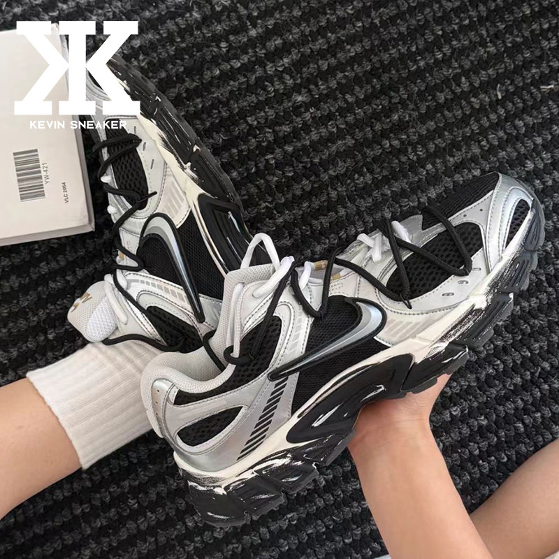 球鞋定制Nike耐克V5 RNR涡轮增压闪光猫子复古泼墨效果低帮跑步鞋