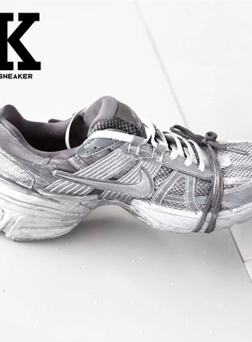 球鞋定制Nike耐克V2KRun机甲纪元未来战姬金属废墟机能低帮跑步鞋