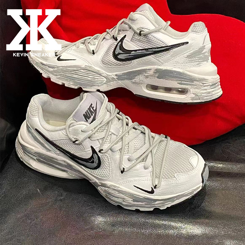 Nike耐克男女跑步鞋盐奶烟熏