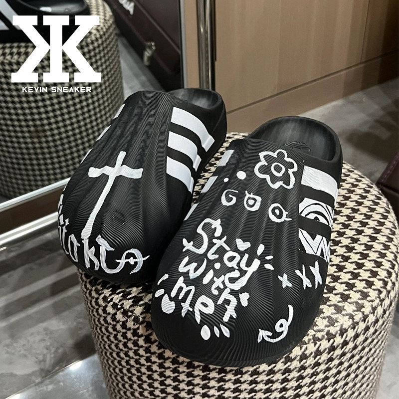 adidas哥特平底包头拖鞋