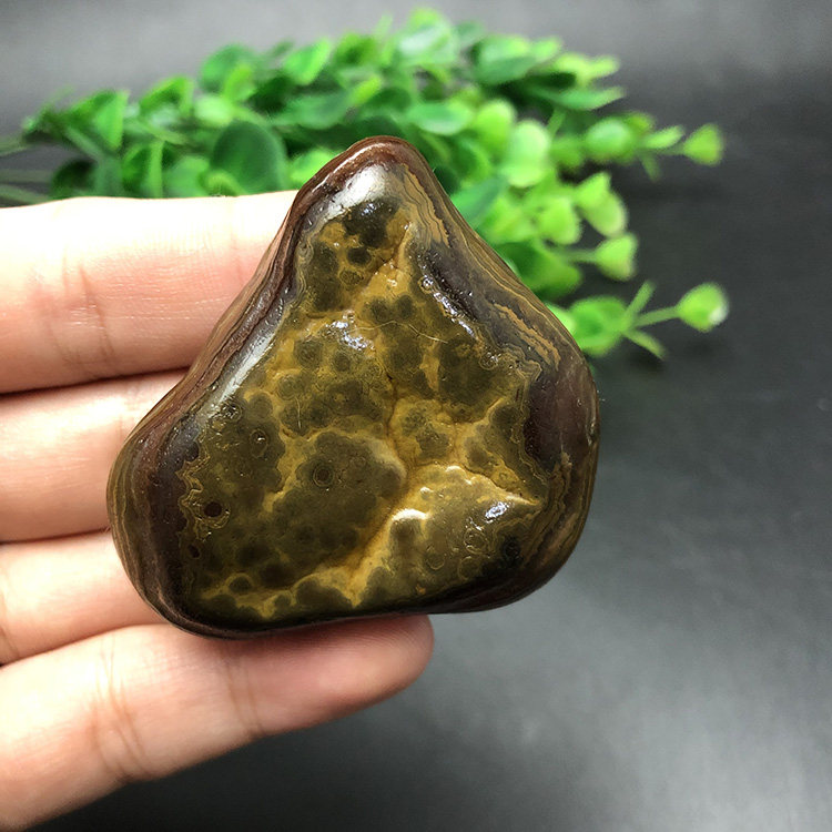 马达加斯加花纹籽料天然冰彩玛瑙马料原石石头手把件收藏奇石1965