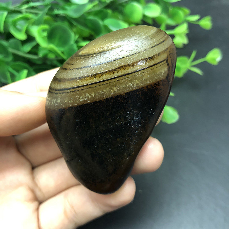 马达加斯加花纹籽料天然冰彩玛瑙象形马料原石石头手把件收藏奇石