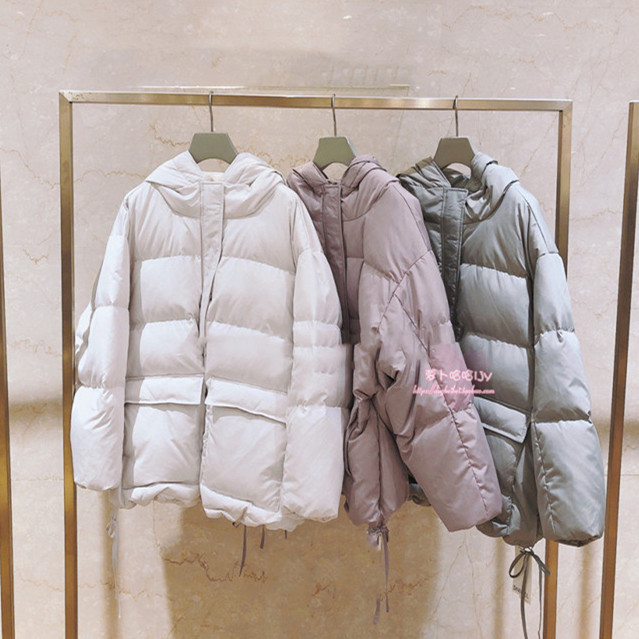 蓬松连帽羽绒服蓬松连帽羽绒服