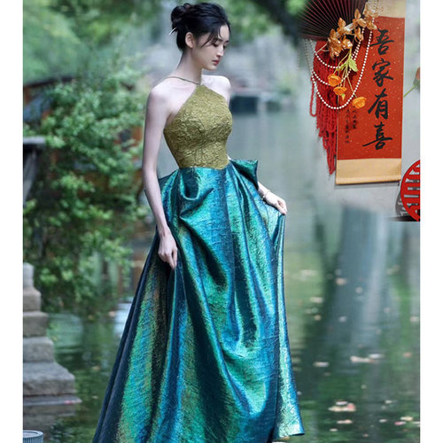 中式晨袍女新娘结婚答谢宴敬酒服