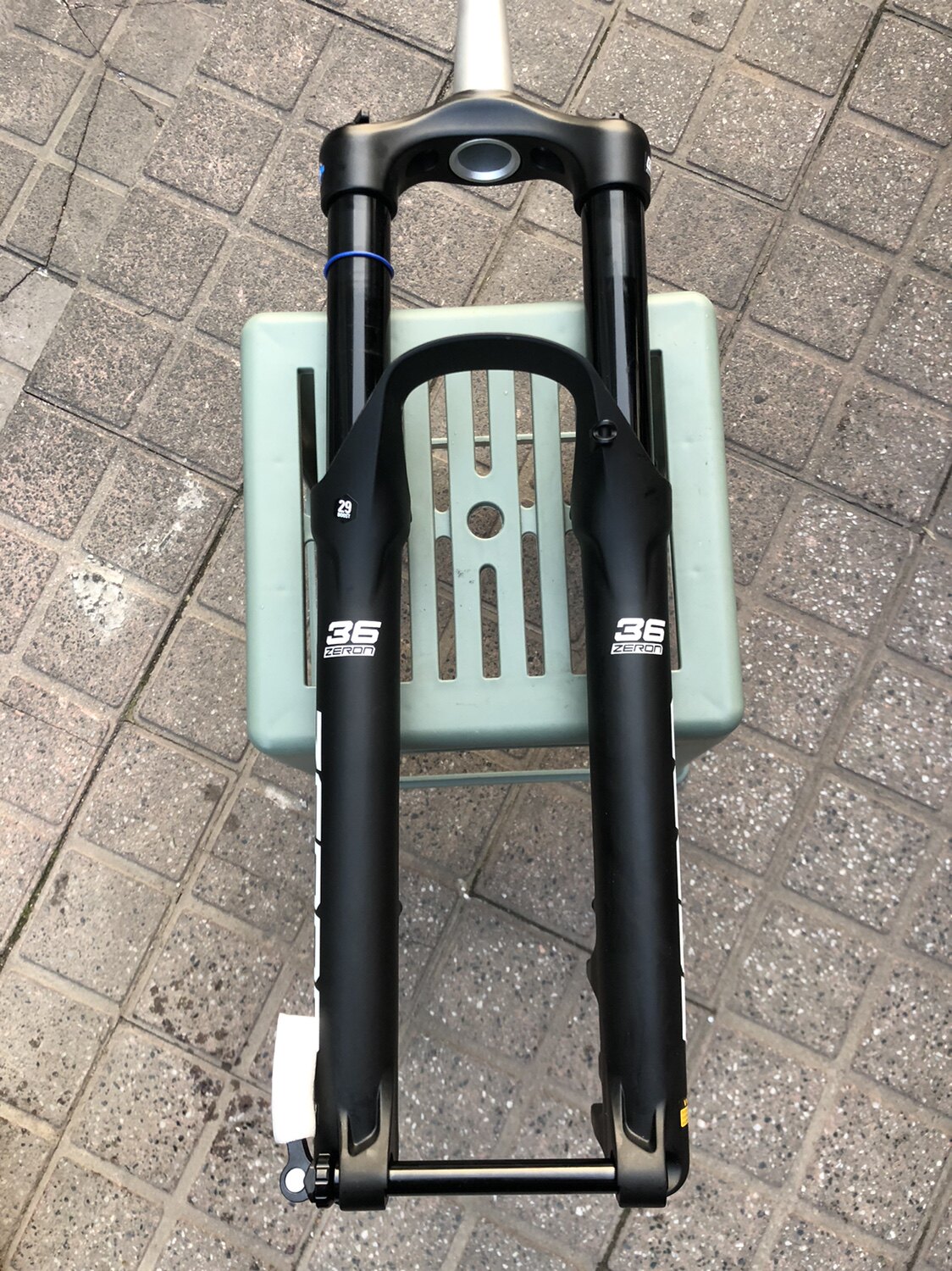 三拓SRSUNTOUR ZERON36EQ前叉山地车27.5寸29寸BOOST桶轴气压前叉图片