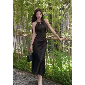 夏季高级感缎面挂脖纯欲高端法式名媛修身打底吊带长裙子连衣裙