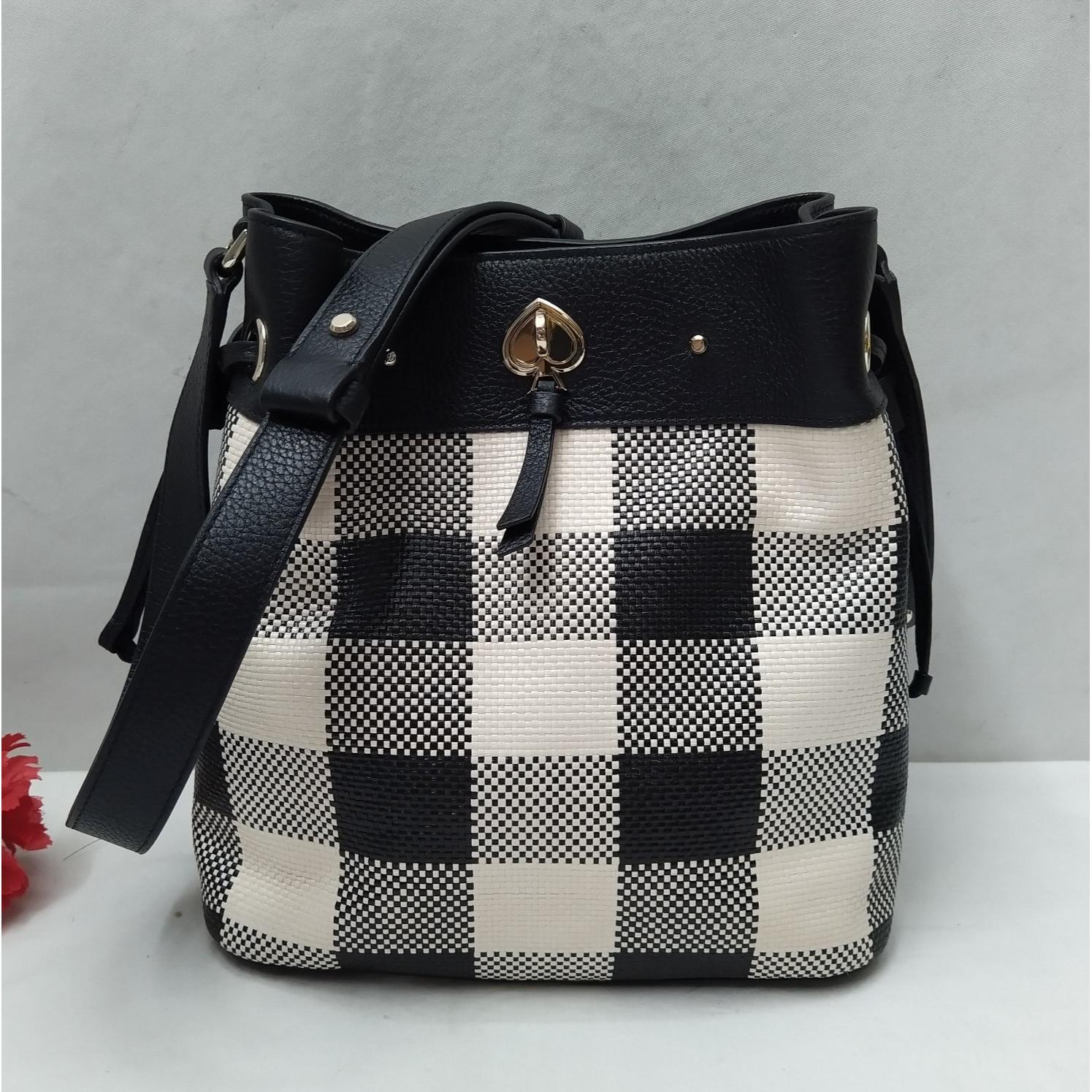 kate spade New York黑色白色真皮水桶斜挎包