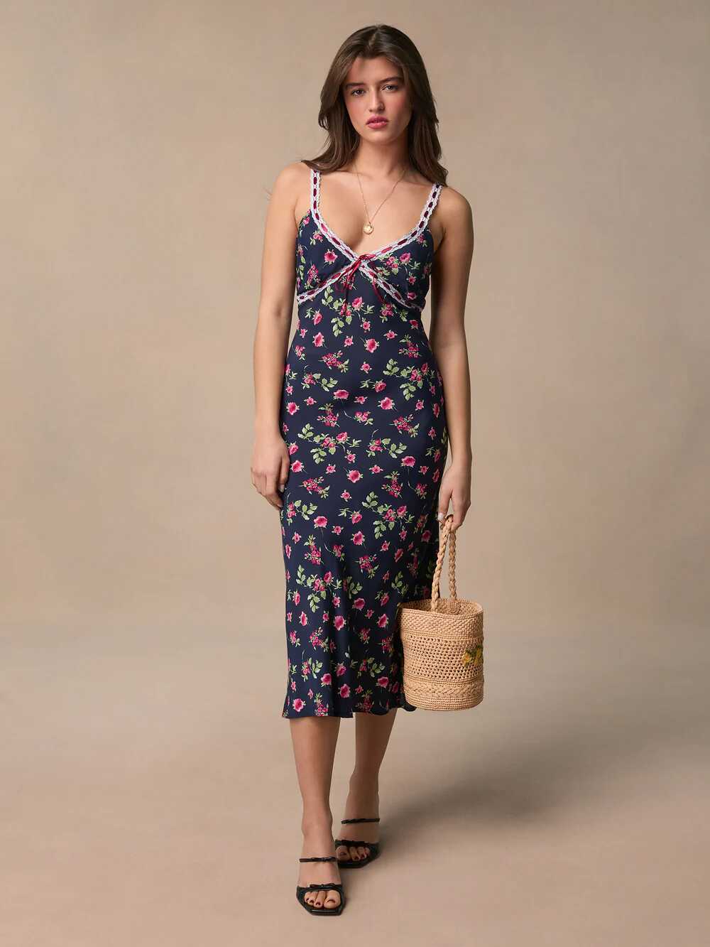 蕾丝边V领尺下碎花性感