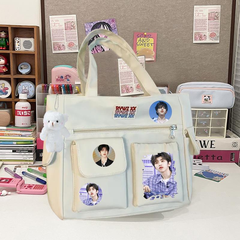 蔡徐坤单肩包斜跨百搭简约大容量可爱明星吧唧韩式ins高颜值书包