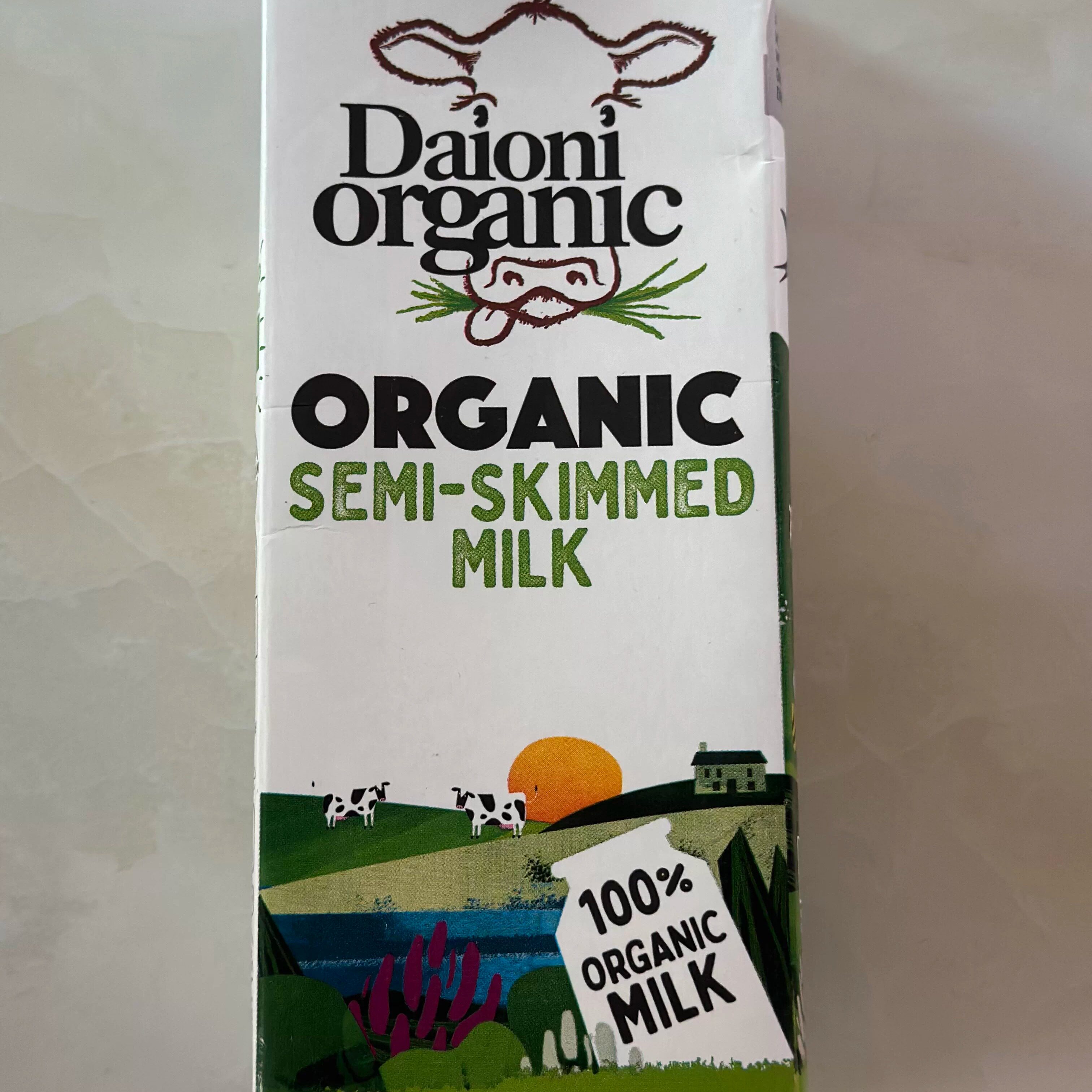 代购英国进口 Daioni英国威尔斯ORGANIC半脱脂牛奶/低脂牛奶