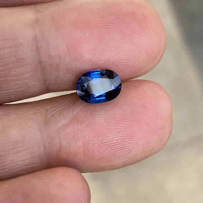 天然无烧皇家蓝宝石2.41ct  椭圆形 颜色浓郁火彩闪配大证书 GRC