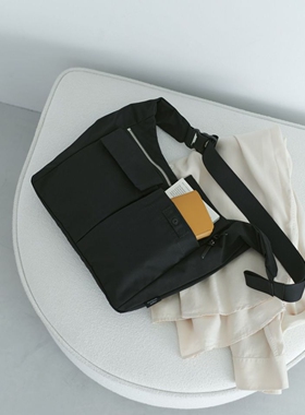 日产 STANDARD SUPPLY / SIMPLICITY ALONG SHOULDER 斜挎包