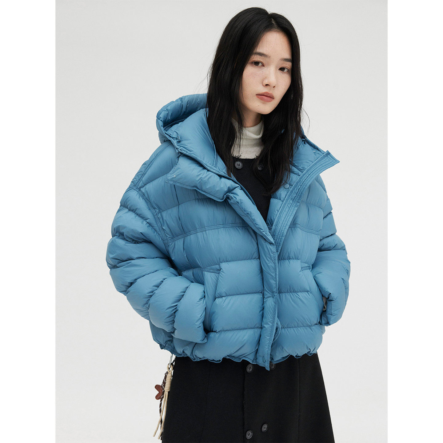 绗线宽松连帽短款羽绒服