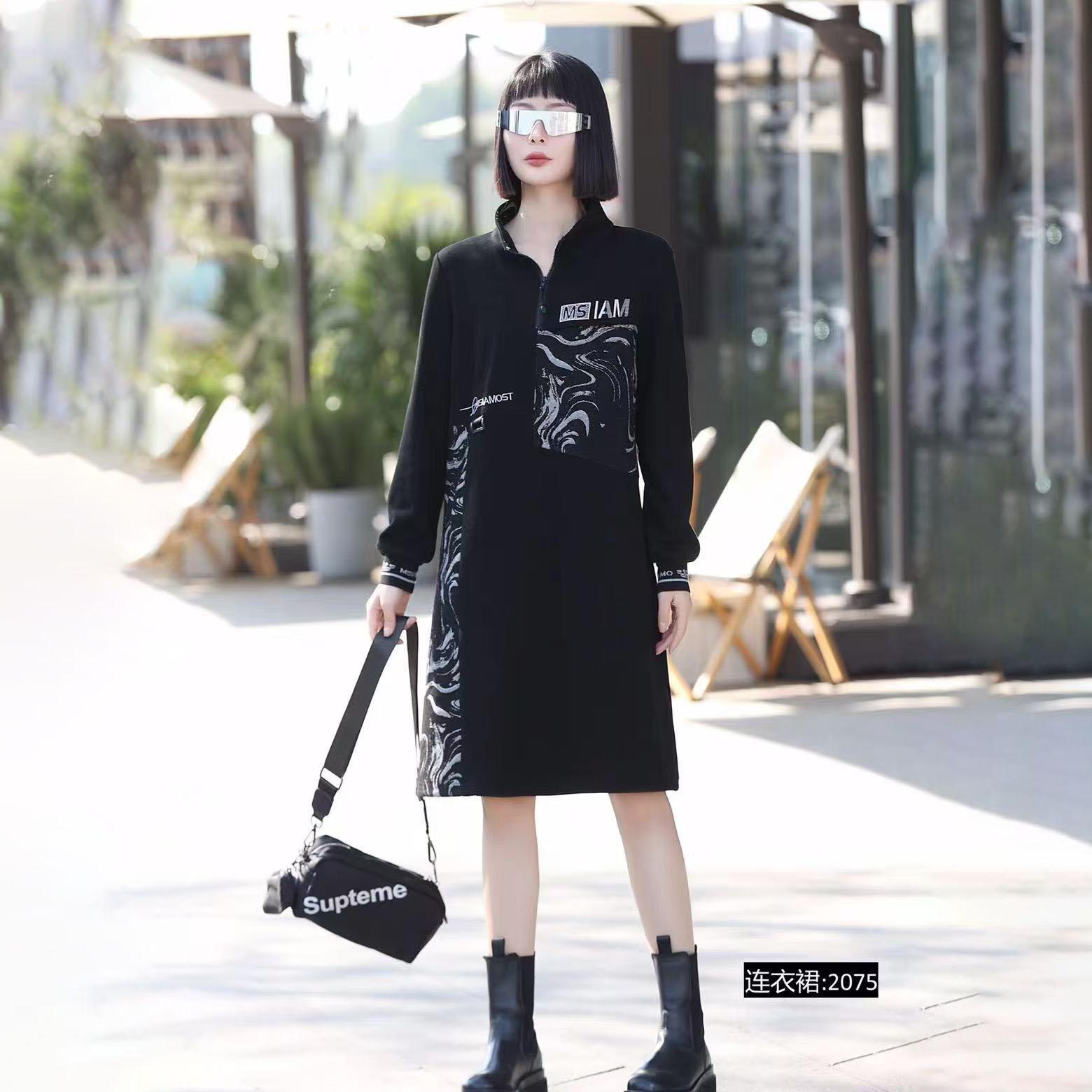 莫西摩摩登小众时尚翻领印花拼接高级长袖设计感中长款连衣裙2075