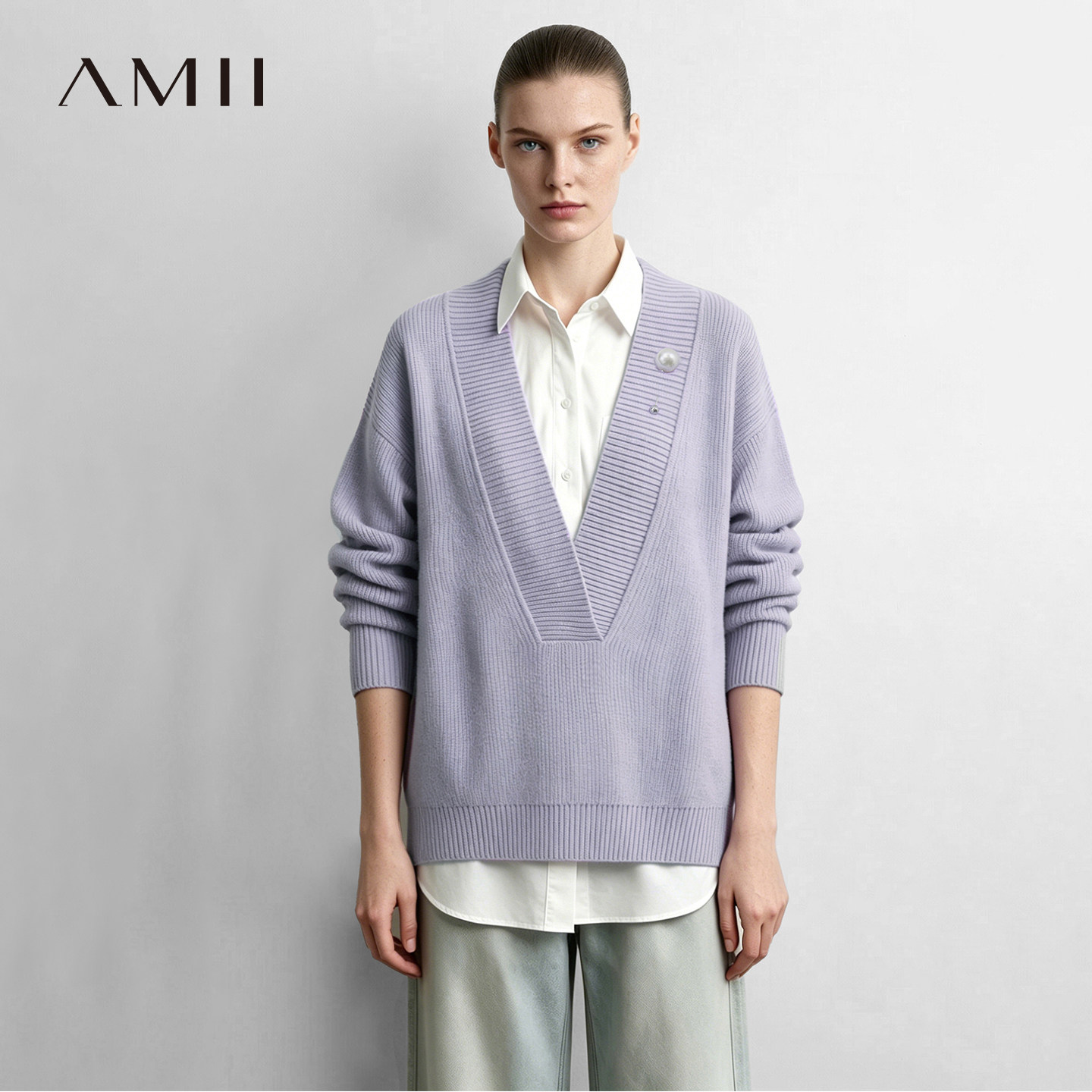 Amii2026冬新款摩登深V领可拆卸珠饰胸针毛衣女超宽松落肩袖上衣