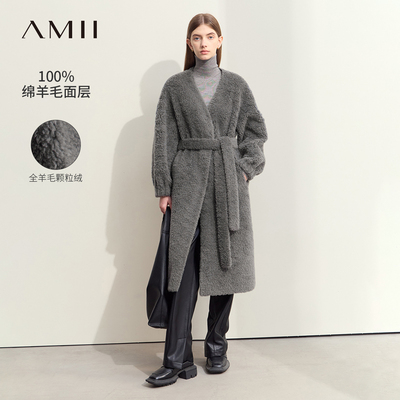 Amii2025冬新款通勤V领全绵羊毛配腰带长款皮草大衣女宽松上衣