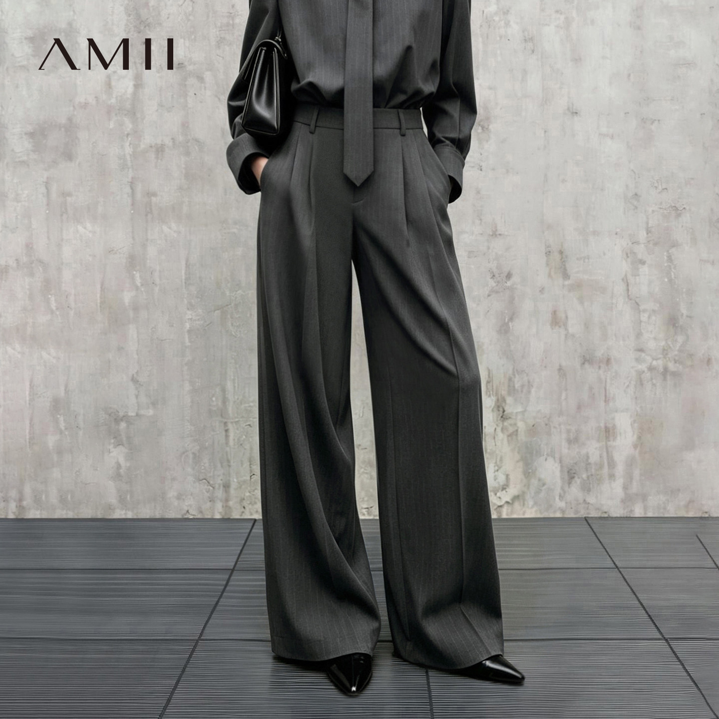 Amii2026秋新款通勤干练色织条纹宽松阔腿裤休闲长裤女收褶裤子