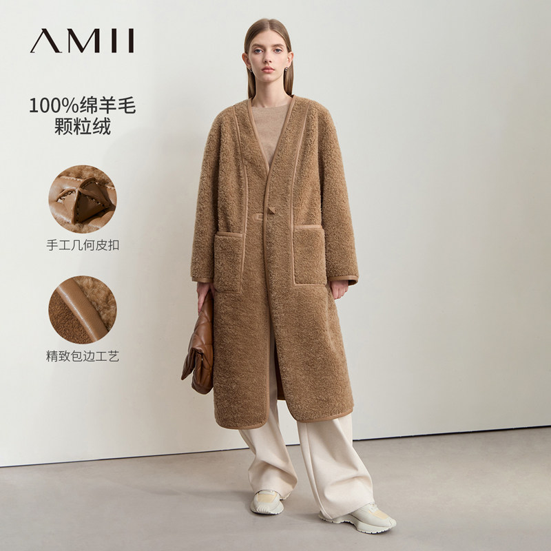 Amii2026冬新款V领全绵羊毛几何皮扣长款皮草大衣女口袋宽松上衣