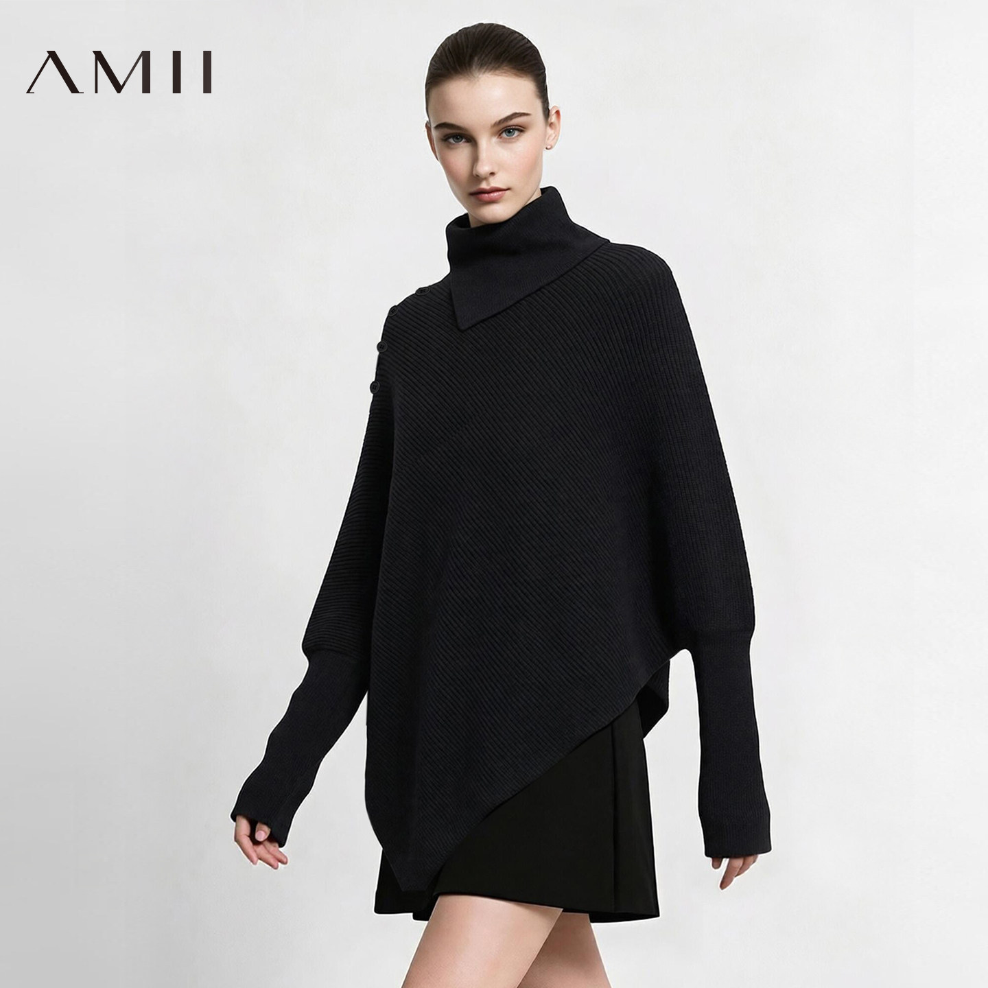 Amii2026冬新款摩登不对称斜翻高领蝙蝠袖宽松毛衣女藏肉显瘦上衣