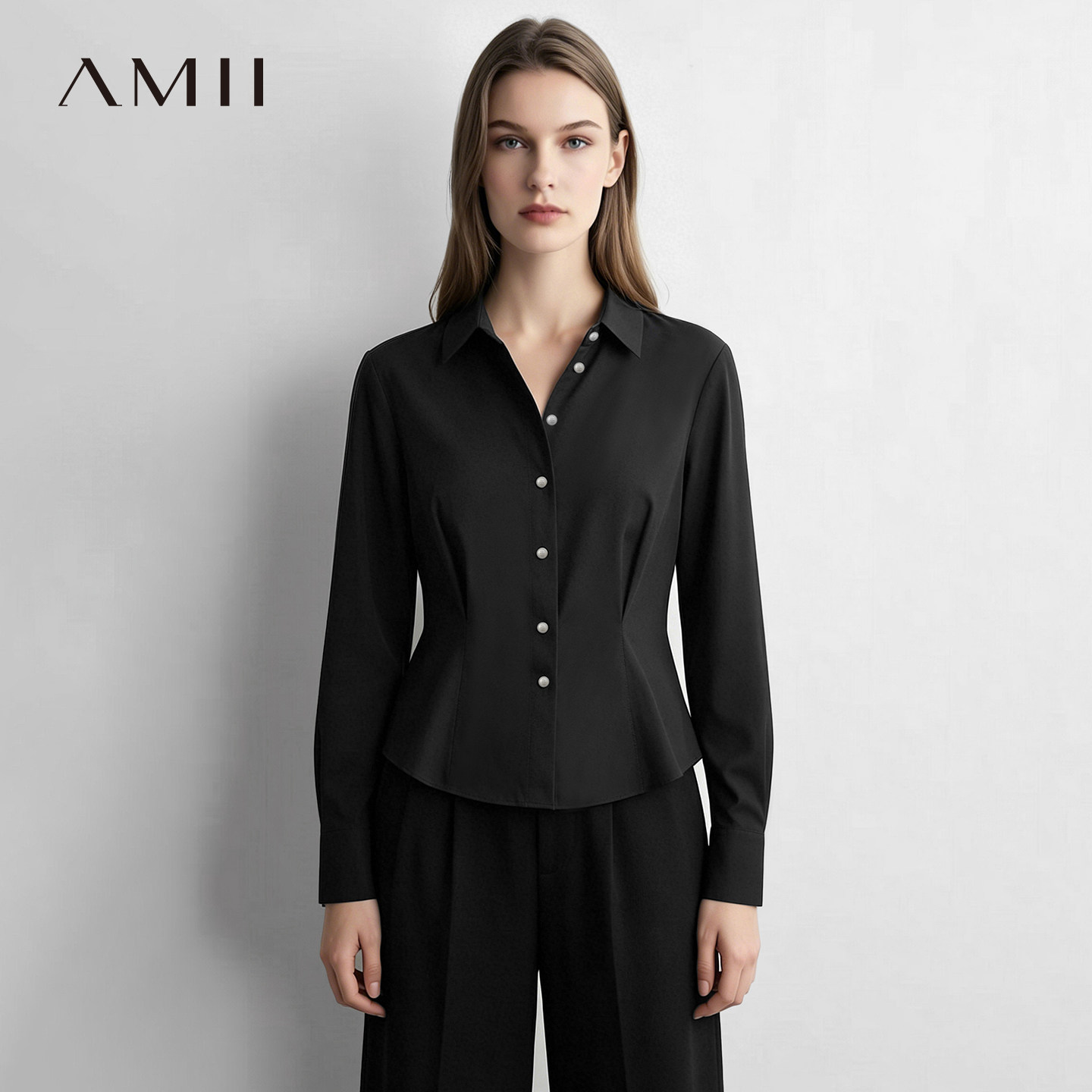 Amii2026秋新款通勤风翻领复古金属扣衬衫女微弹收腰衬衣上衣